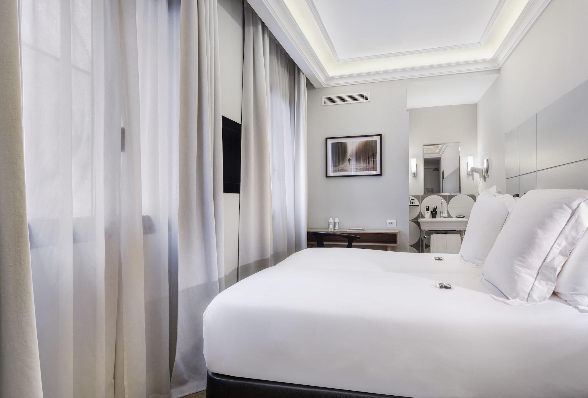 One Shot Recoletos 04 Hotel